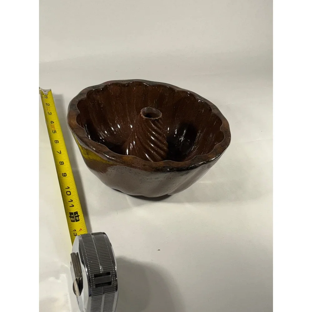 Turk's Head Redware Cake Pudding Mold Brown Vintage Fluted Pottery Swirl Center